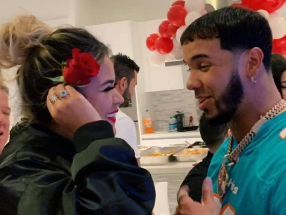 Karol G dedica mensaje a Anuel AA y la NASA le responde