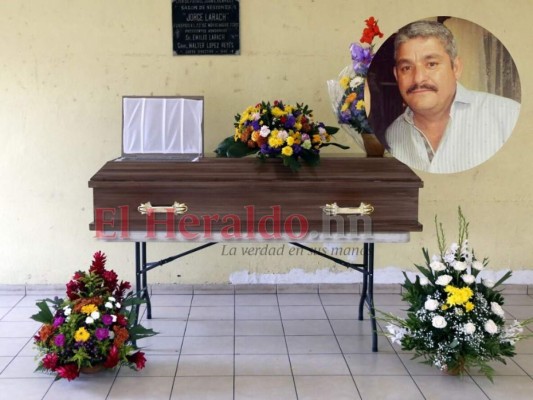 En el estadio Emilio Larach velan restos del periodista Carlos Aguilera