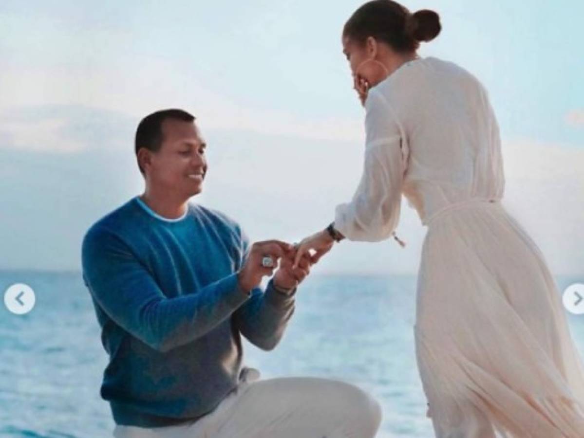 Jennifer Lopez comparte fotos de su compromiso con Alex Rodríguez