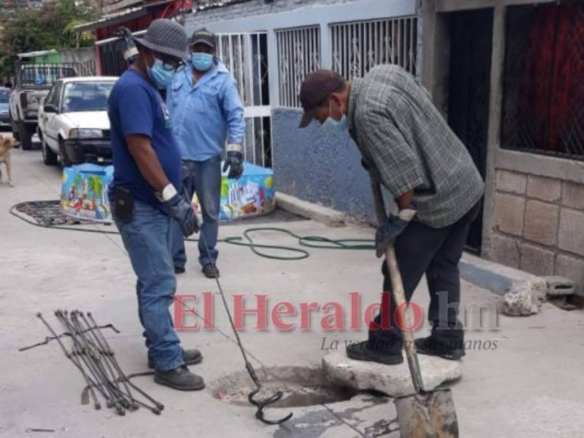 ¿Cómo puedo solicitar que reparen una cloaca dañada en mi barrio o colonia?  