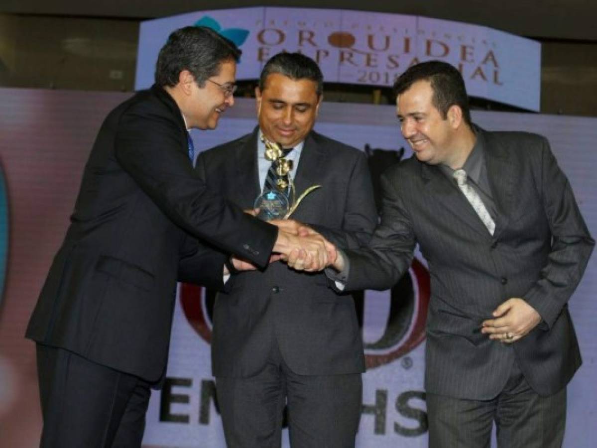 Empresa Ganadera de Catacamas salió de la ruina económica y ganó el Premio Presidencial Orquídea Empresarial 2018
