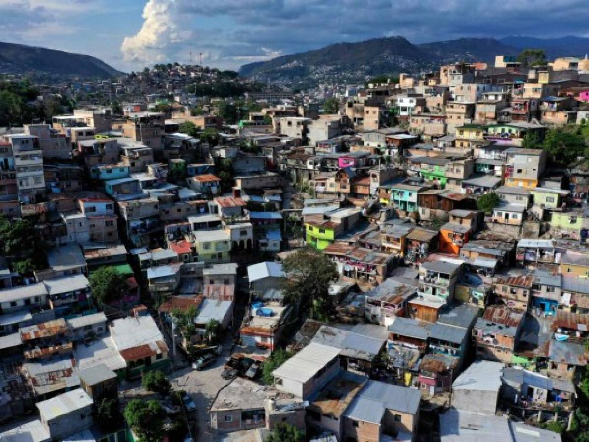 Latinoamérica : países reanudan tareas pese a contagios en alza