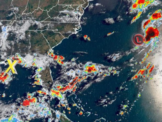 La tormenta tropical Edouard se aleja de Estados Unidos