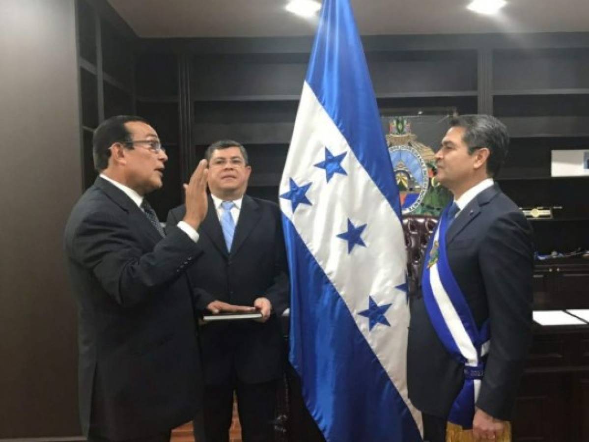 Juramentan nuevos ministros en el gabinete del presidente Juan Orlando Hernández