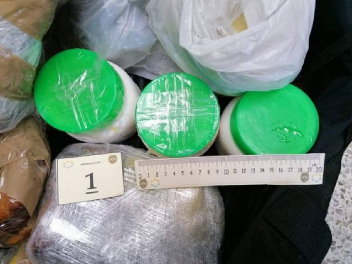 Capturan a dos hondureños que intentaban salir de Honduras con presunta cocaína