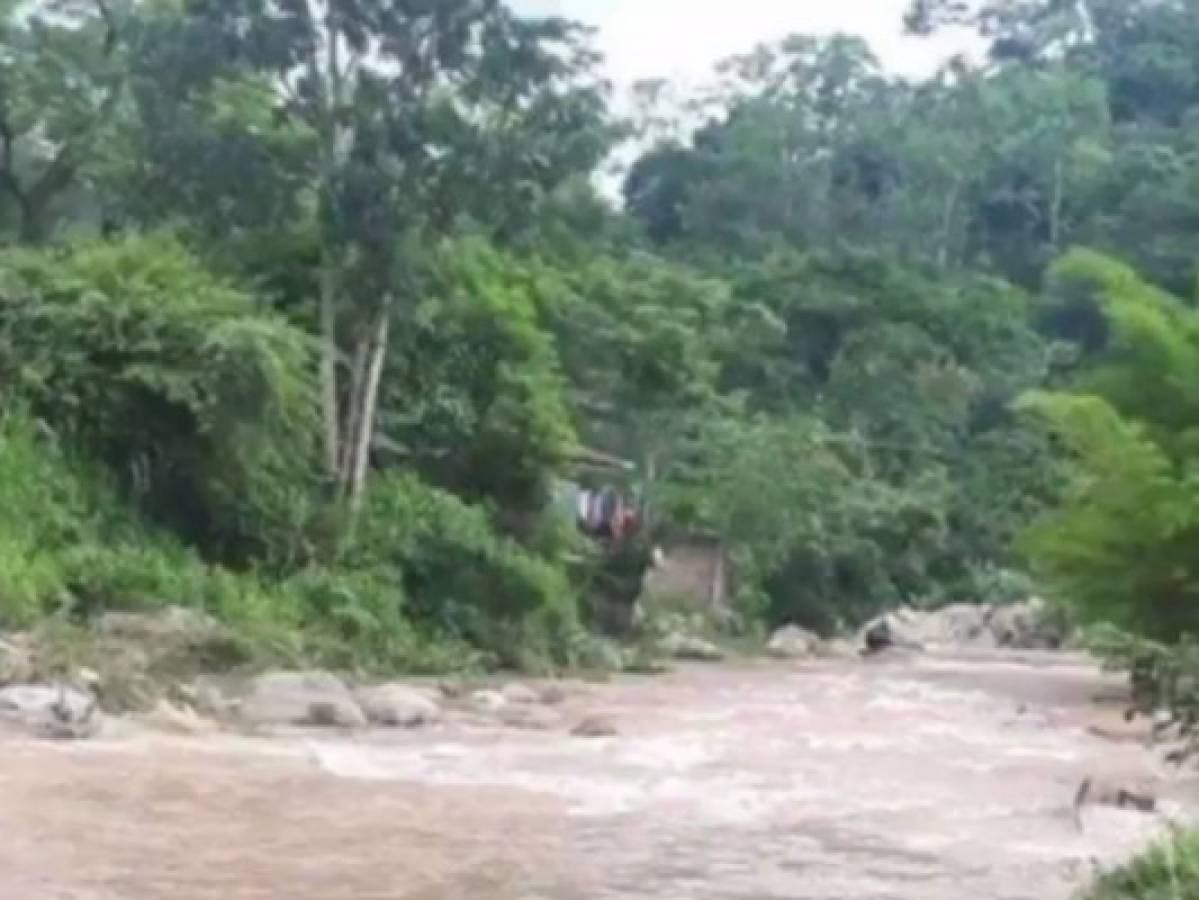 Madre e hija mueren ahogadas tras ser arrastradas por río en Erandique, Lempira  
