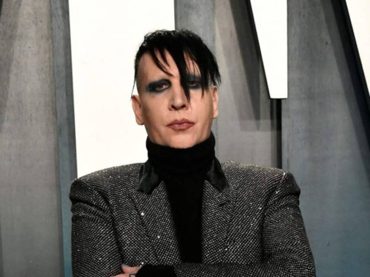 Aseguran que Marilyn Manson encerró a mujeres en una celda de vidrio para maltratarlas