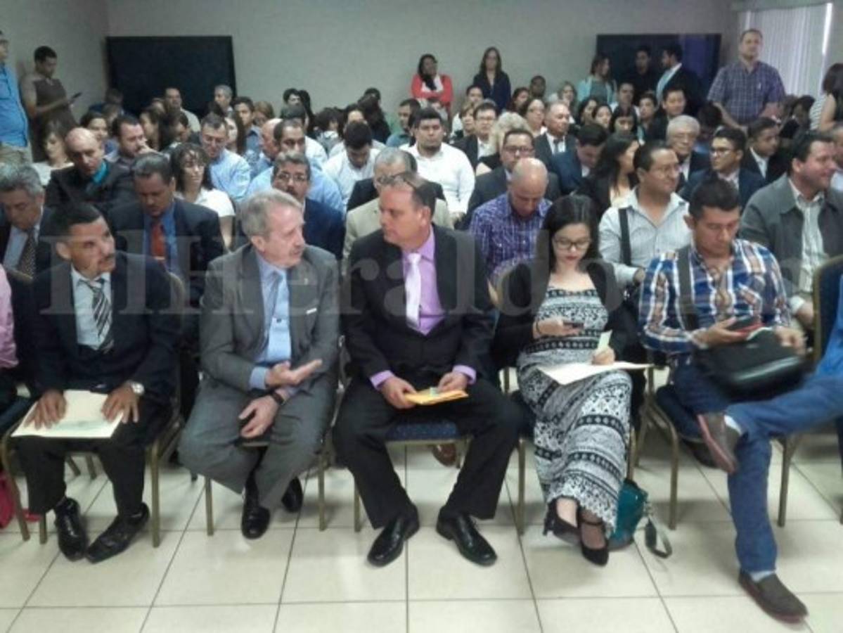 Unos 74 extranjeros obtienen la nacionalidad hondureña