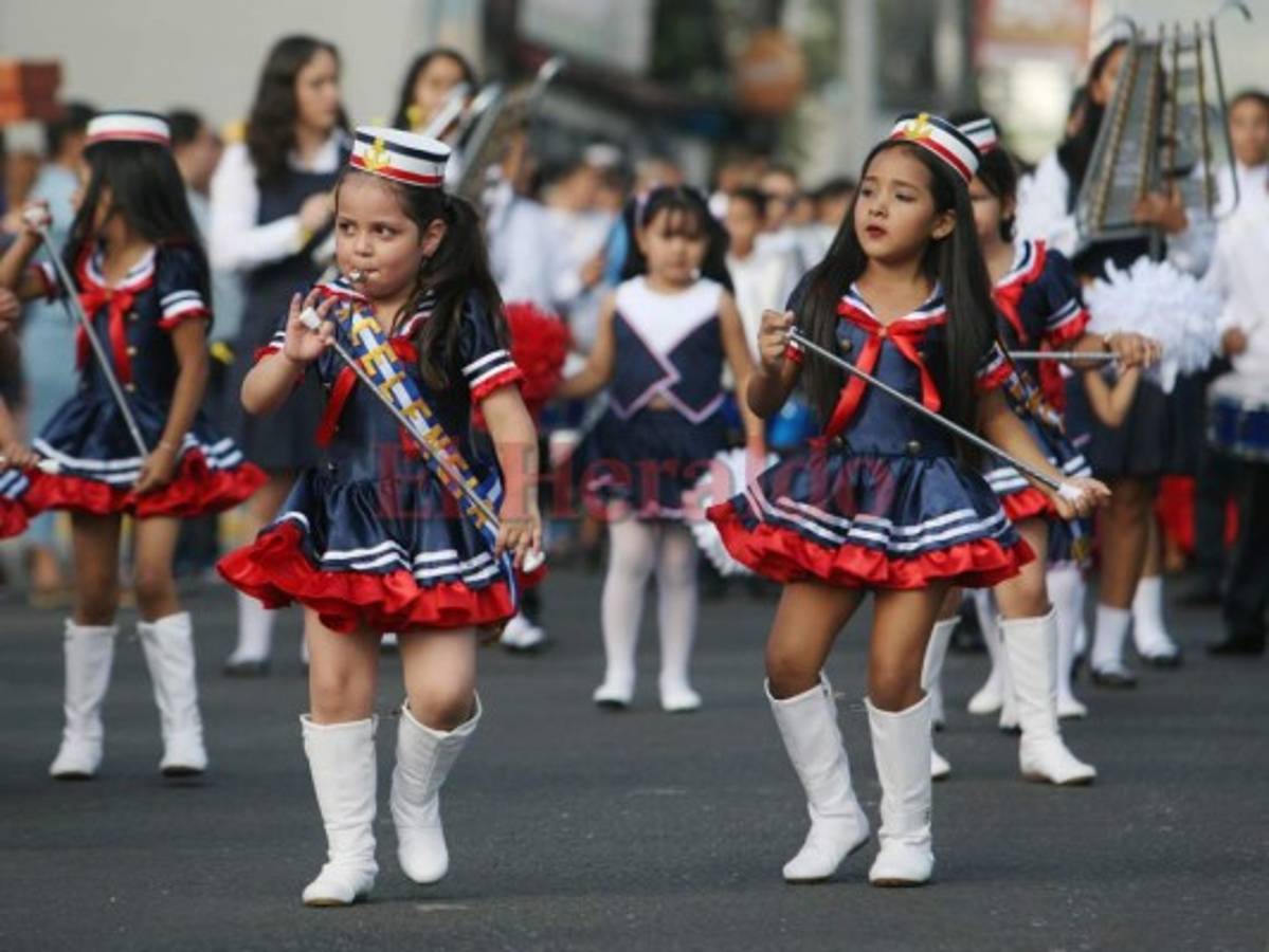 Al menos 16 mil agentes policiales brindarán seguridad a los desfiles patrios&nbsp;