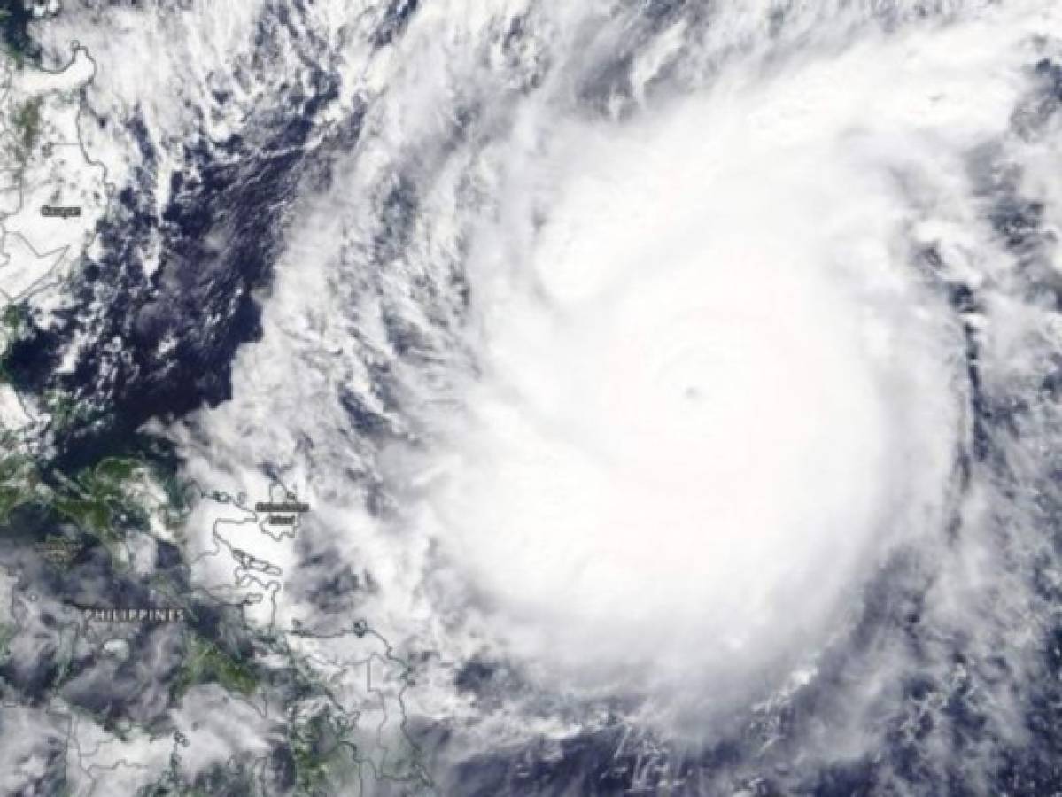 El súper tifón Goni, el más intenso de 2020, amenaza Filipinas  