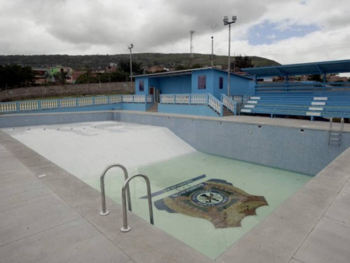 Por inaugurarse la piscina de bomberos en la capital de Honduras