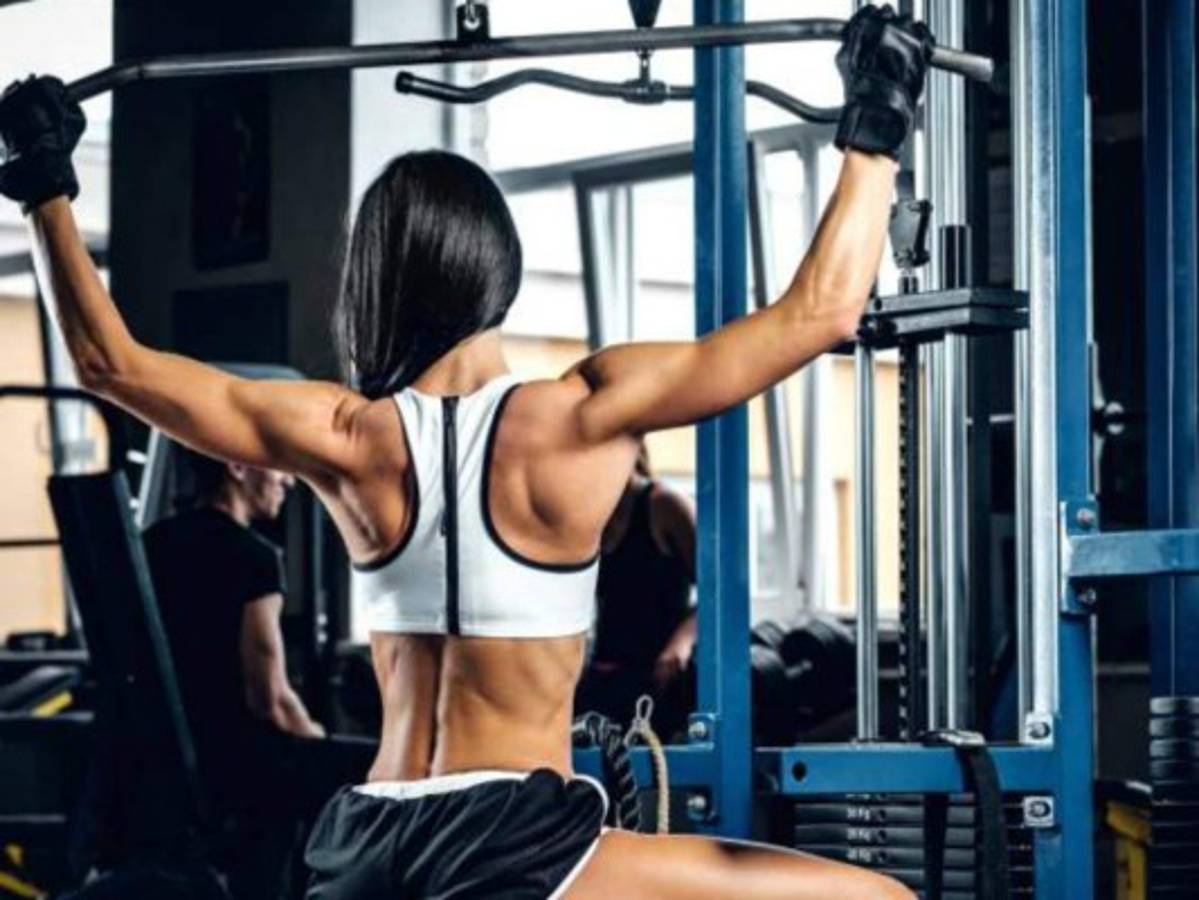 ¿Cuáles son las máquinas de fuerza efectivas para tonificar músculos?