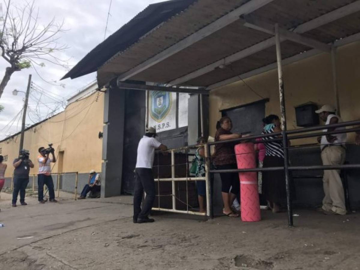Frustran escape de reo que pretendía salir vestido como mujer en el Centro Penal de San Pedro Sula