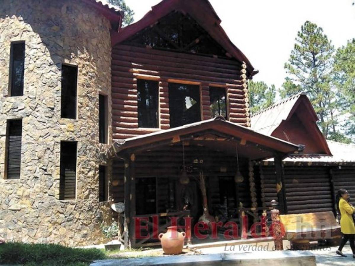 Fiscalía: Lujosa cabaña de 'Mi Rosa” tiene mezcla de dinero corrupto