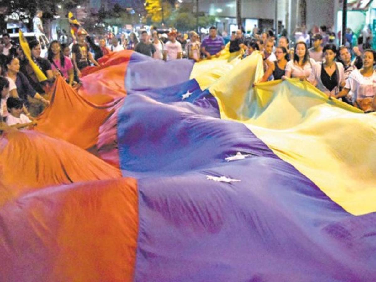 Derrota del chavismo, golpe moral para la izquierda hondureña