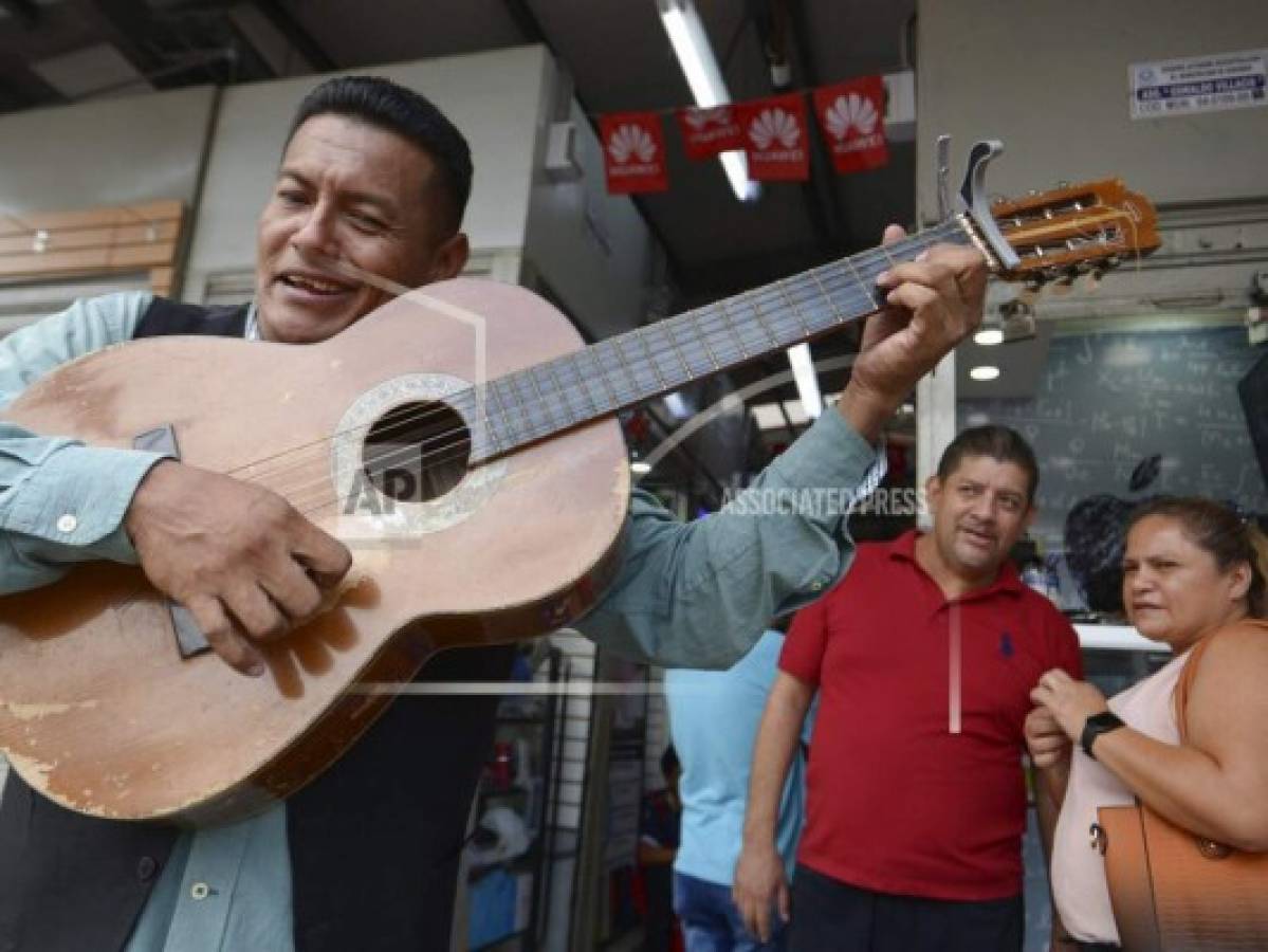 Coronavirus no sólo inspira miedo, sino canciones en Ecuador