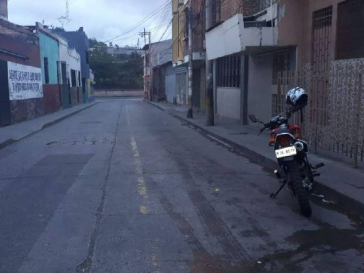 Así luce el punto de taxis del barrio La Hoya hacia la UNAH, en la capital.