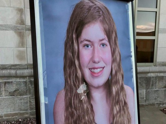 Hallada en EEUU una chica desaparecida tras el asesinato de sus padres en octubre