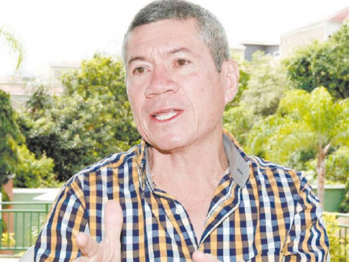 Marco Antonio Suazo promete un ferri aéreo y programas de rehabilitación