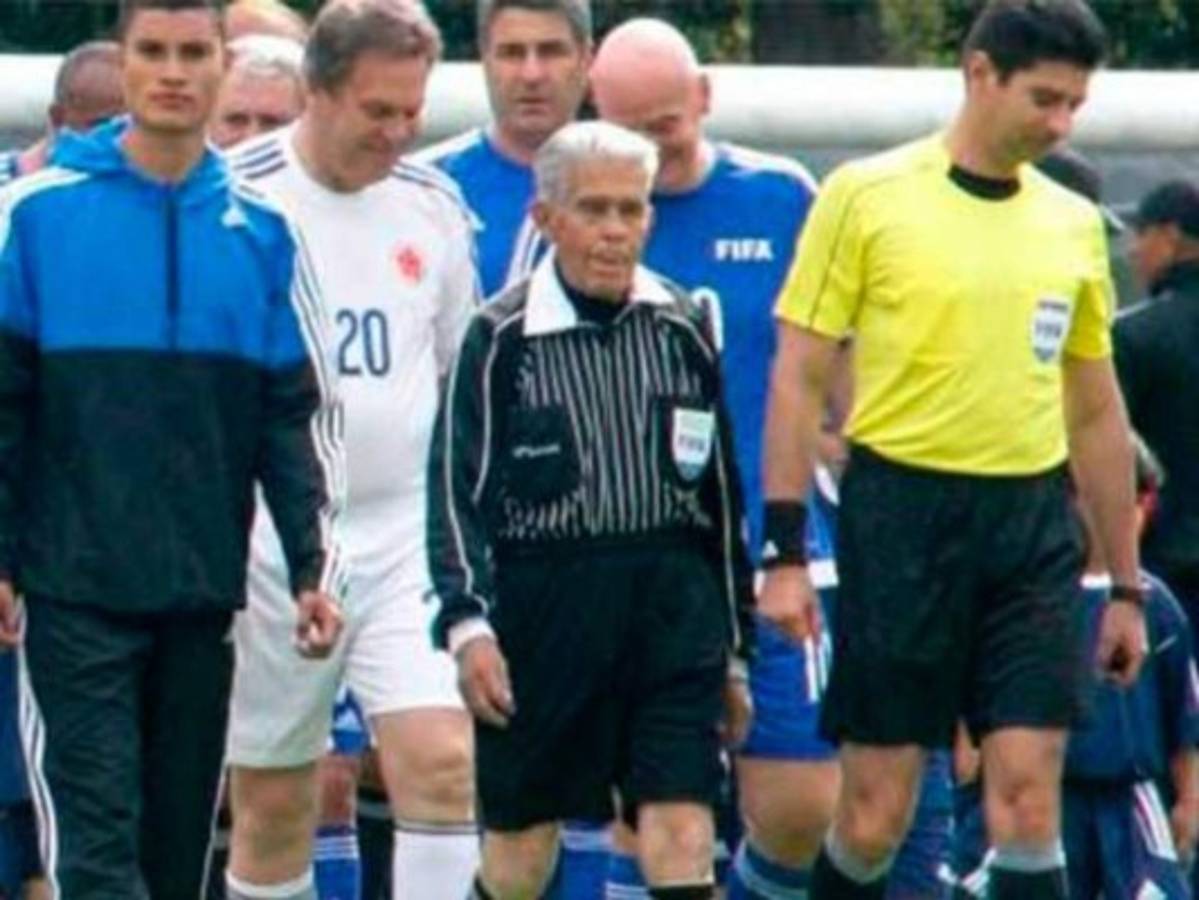 Fallece el árbitro colombiano Guillermo Velásquez, famoso por expulsar a Pelé
