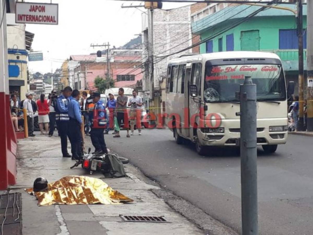 Un motociclista muere tras ser impactado por un bus rapidito en Comayagüela