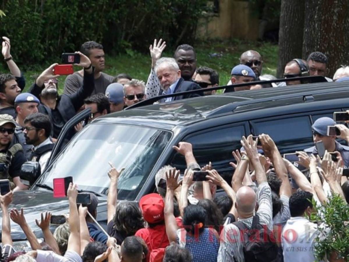 Brasil: Lula sale de prisión para asistir a funeral de nieto   