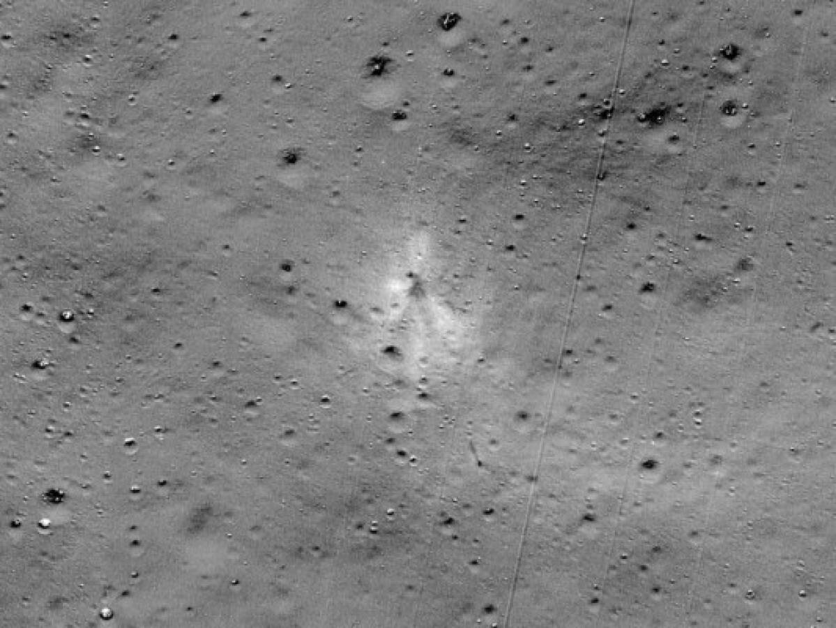 NASA encuentra el sitio de impacto de sonda lunar de India