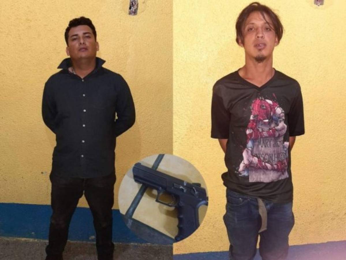 Capturan a policía y albañil tras cometer asalto en Tegucigalpa