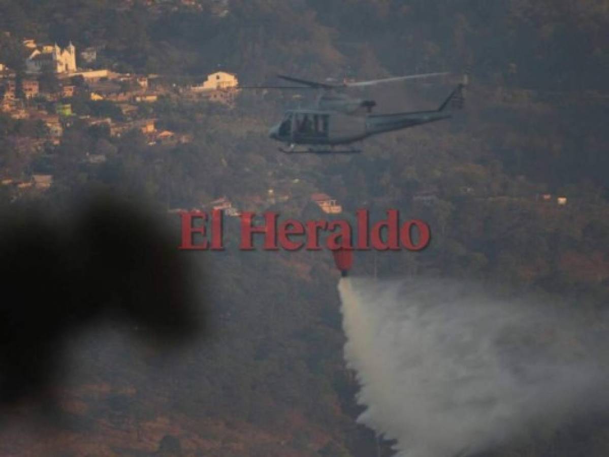 Voraz incendio de zacatera amenaza a varias viviendas en El Hatillo, en la capital de Honduras