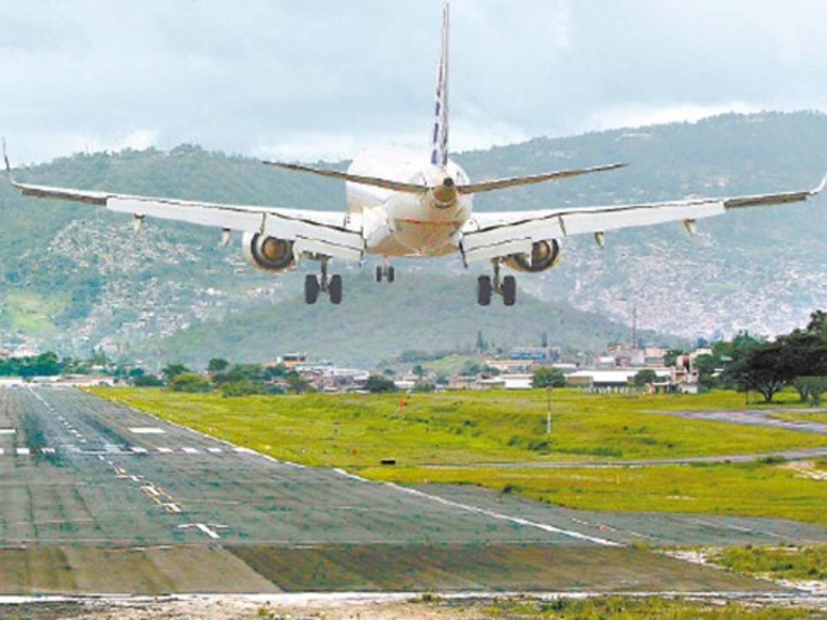 A revisión todo el modelo financiero del aeropuerto Palmerola