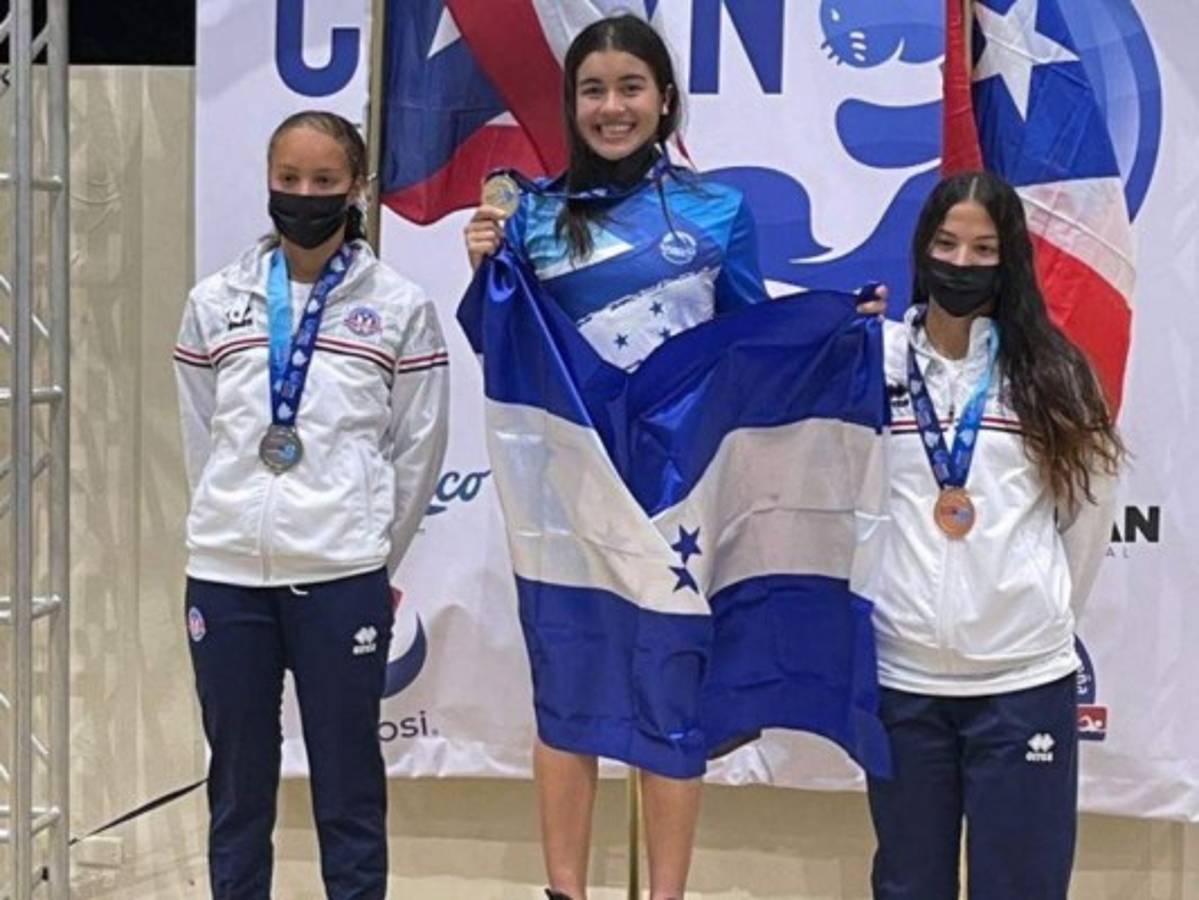 Michell Ramírez sonríe orgullosa por su logro. Foto: Cortesía