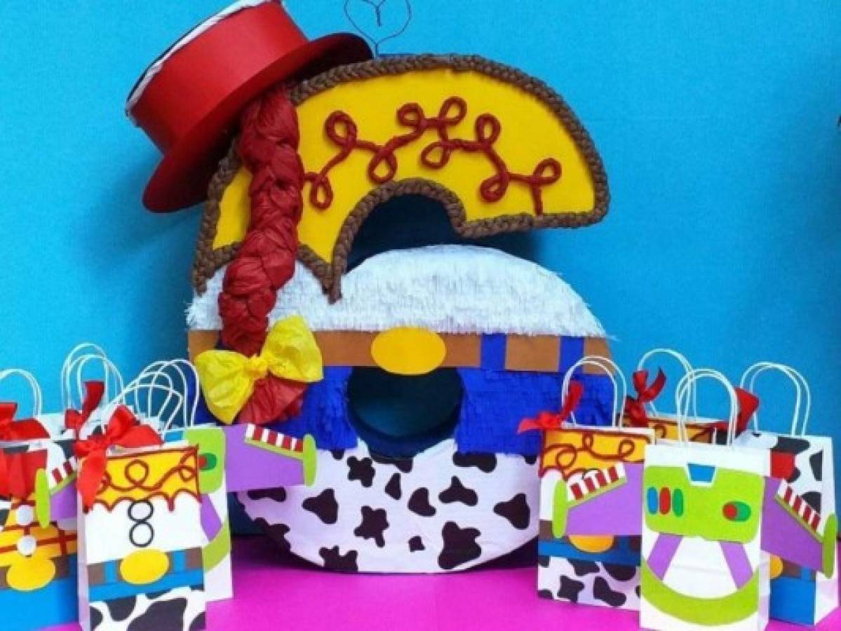 Las fiestas temáticas son parte de su especialidad. La joven ofrece variedad de diseños, incluso en cada una de las bolsitas de dulces para los invitados. Foto: La piñata bonita.