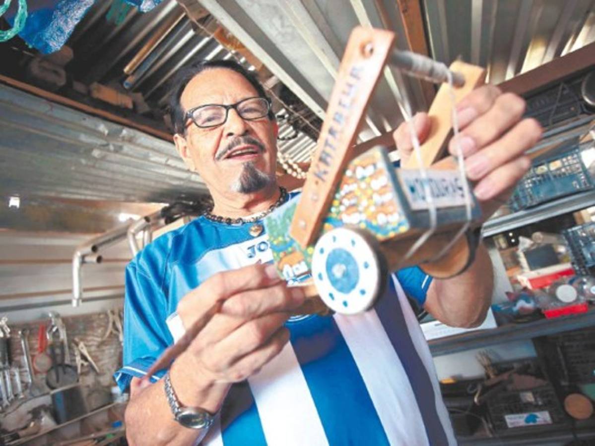 'Mi madre me enseñó los acordes de la guitarra”