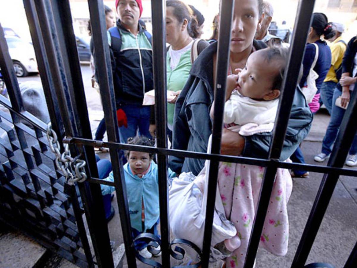 Empleados de Salud exigen pago de salarios atrasados