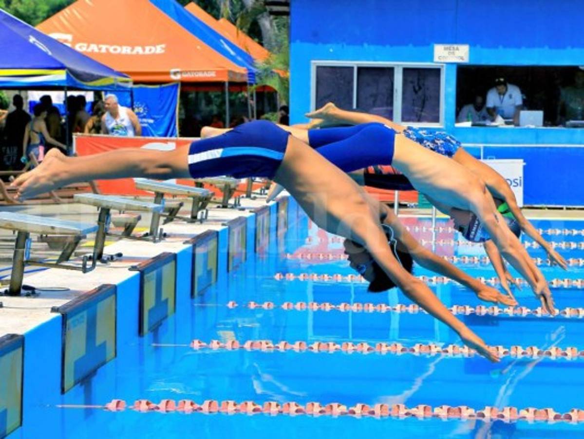 Delfines Sampedranos gana XXII de la Copa Internacional Gatorade