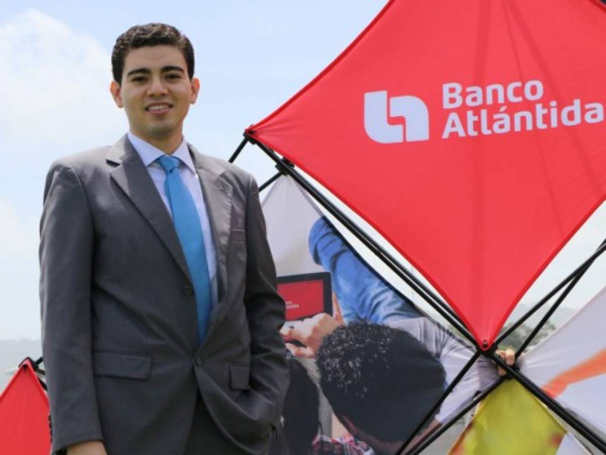 Carlos Aguirre es parte de los becarios de la tercera generación del programa de becas Fulbright.