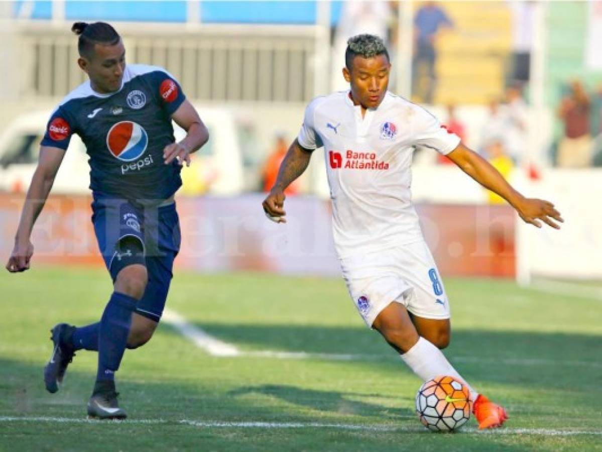 Andino debutó en 2007 en la Liga Nacional con Olimpia en un partido ante el Vida. Ahora es uno de los jugadores sobresalientes de Motagua.