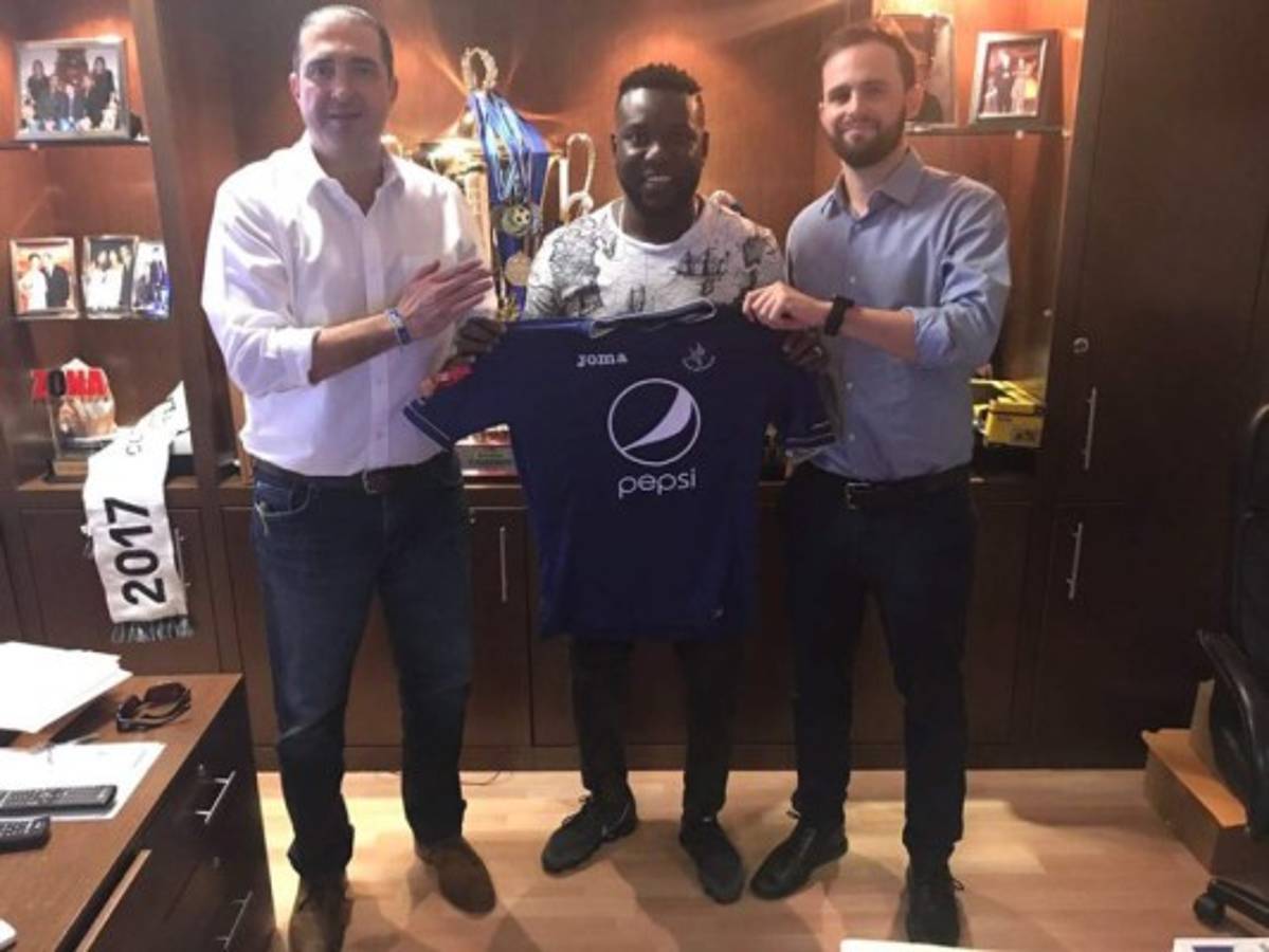 Diego Vazquez y su cuerpo técnico renovaron con Motagua hasta el 2019