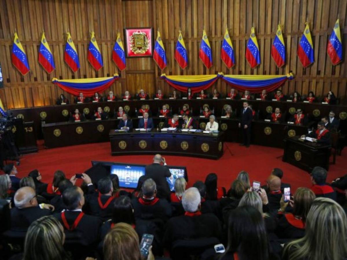 Chavismo abre puerta a micropartidos ante boicot opositor a elecciones