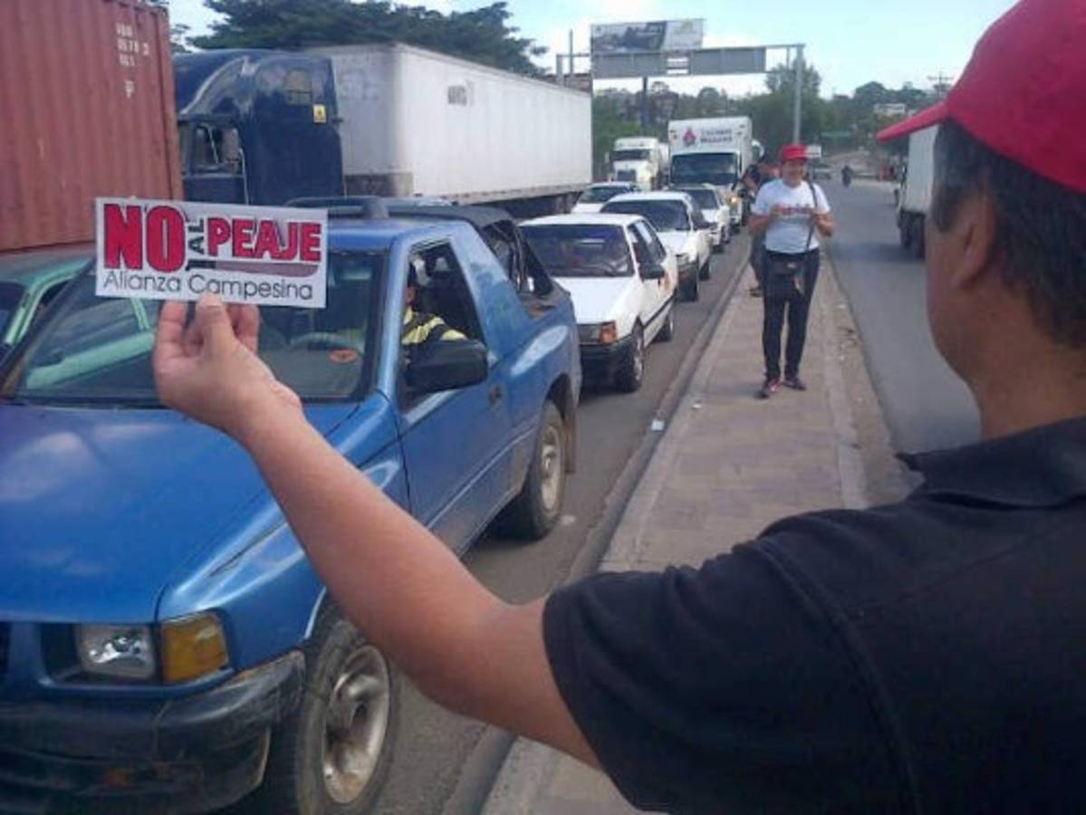 Tegucigalpa: Resistencia bloquea salida al sur