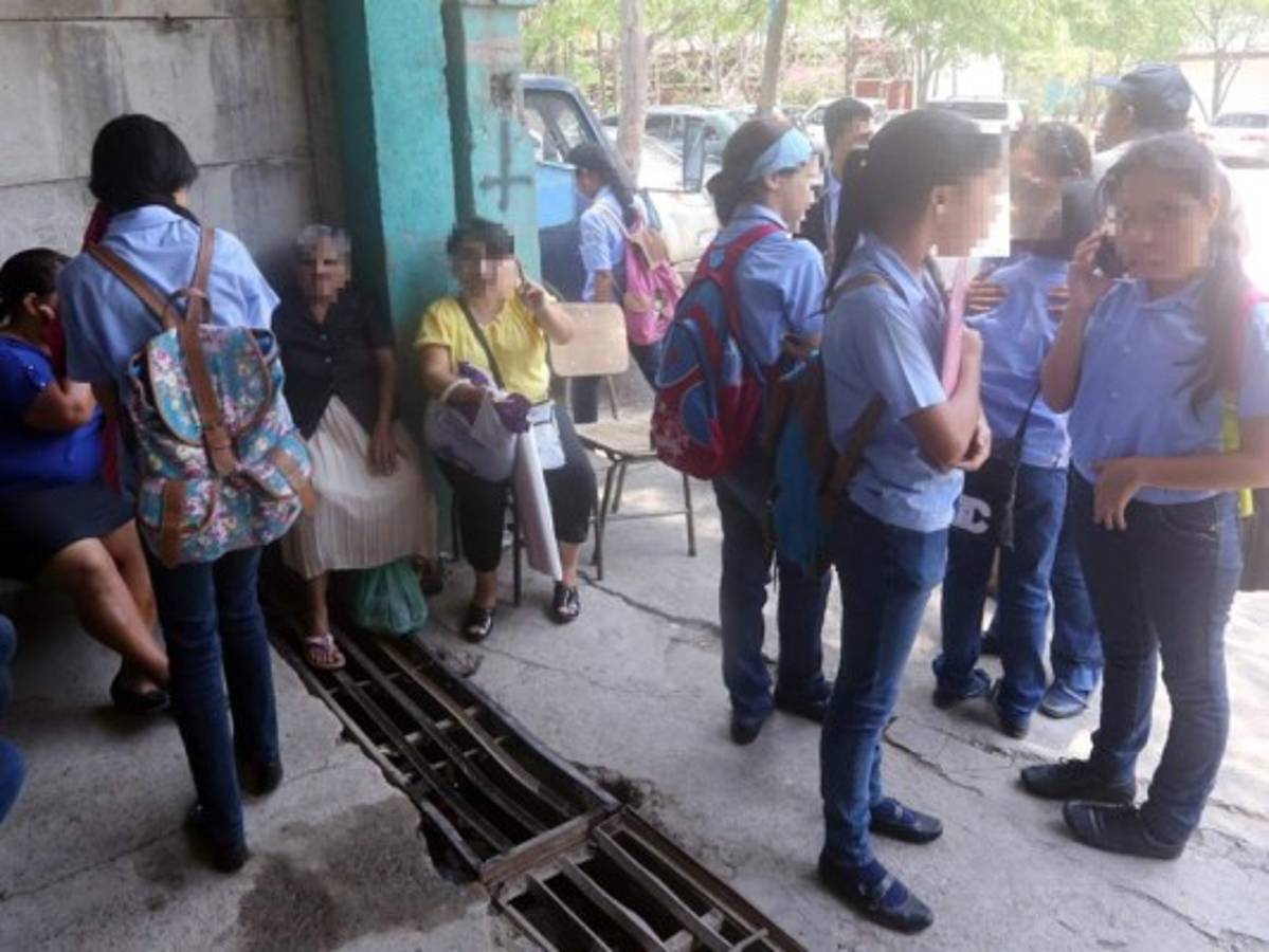 En zozobra se mantienen tres colegios por pleito entre pandillas y maras