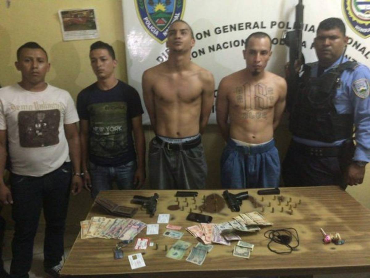 Detienen a cuatro supuestos mareros del barrio 18 en la capital