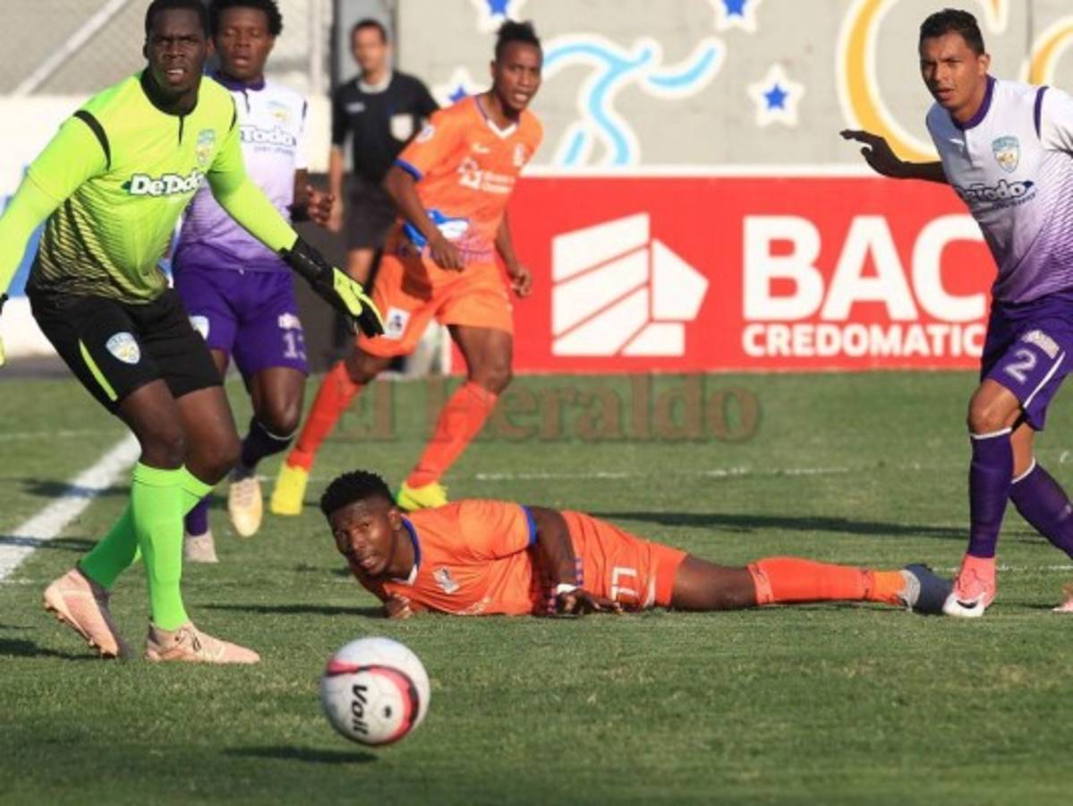 Lobos UPN y Real de Minas empataron en el estadio Nacional