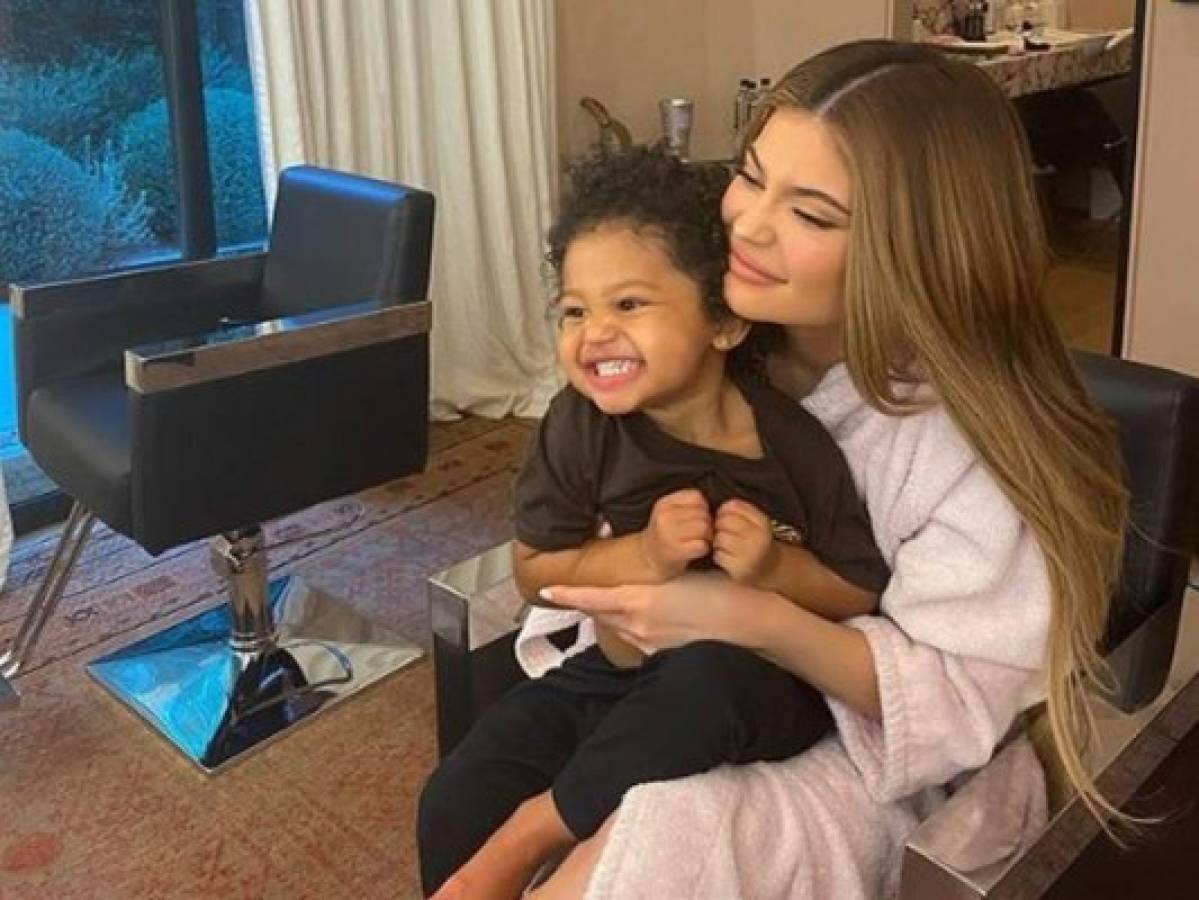 Demandan a Kylie Jenner por el nombre de su hija Stormi