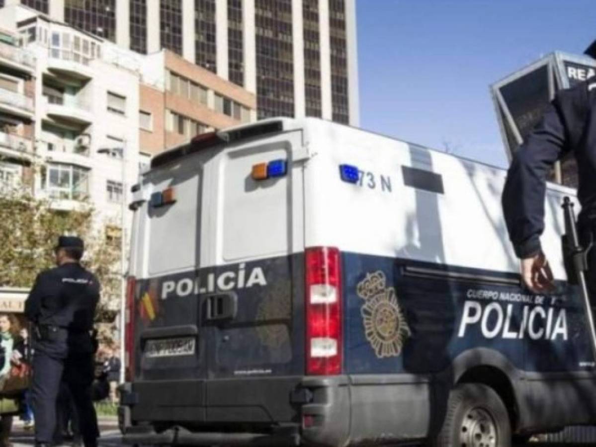 Arrestan en España a hondureña que abandonó a su hija de tres días de nacida