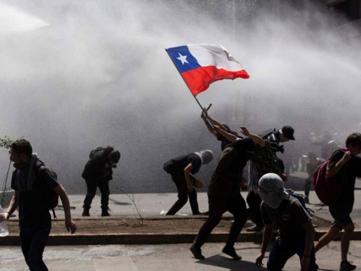 Chile: 15 personas mueren en cinco días de manifestaciones
