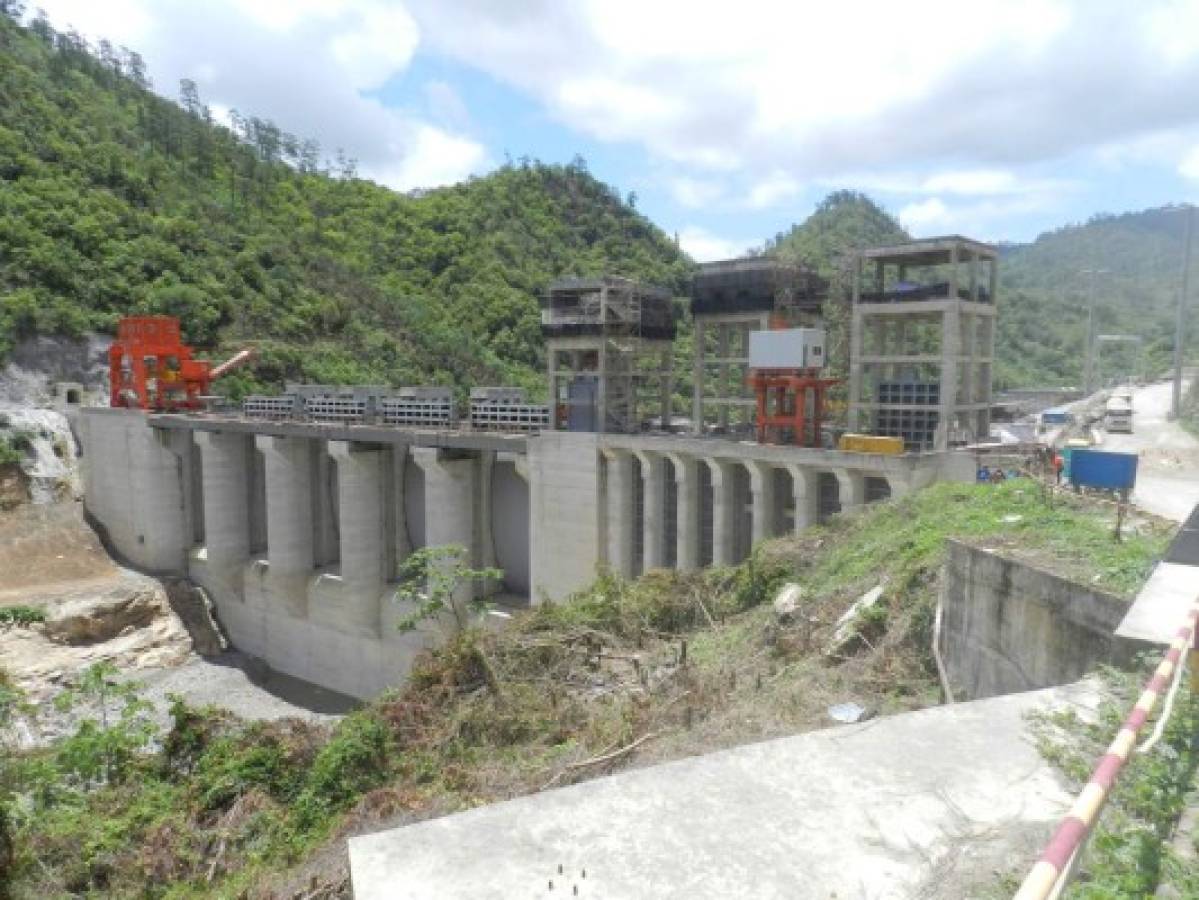 Los trabajadores ya realizaron la limpieza de la zona a inundar, donde se harán las pruebas de la presa.