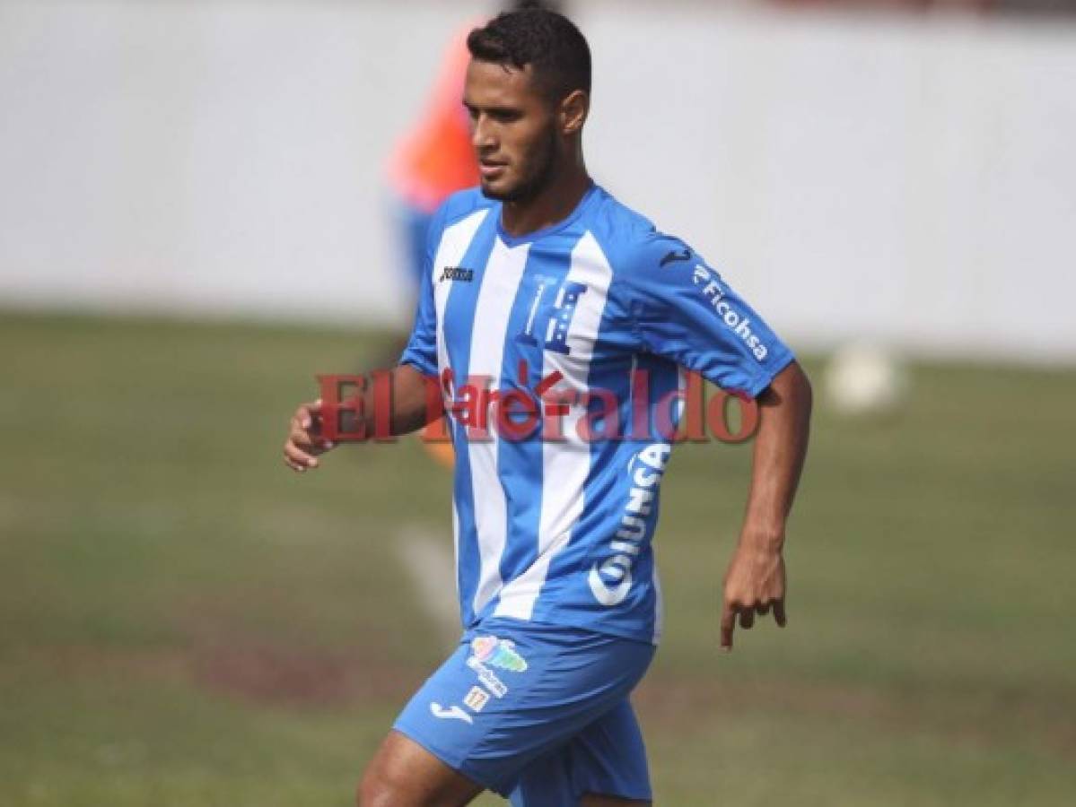 Álex López dice que prefiere la línea de cuatro en la Selección de Honduras