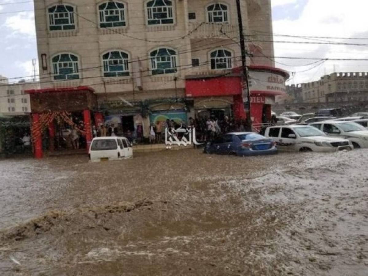 Fuertes lluvias devastan Yemen y causan decenas de muertes