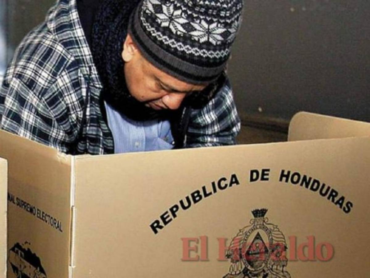 ¿Cómo se debe realizar la marca al momento de votar?
